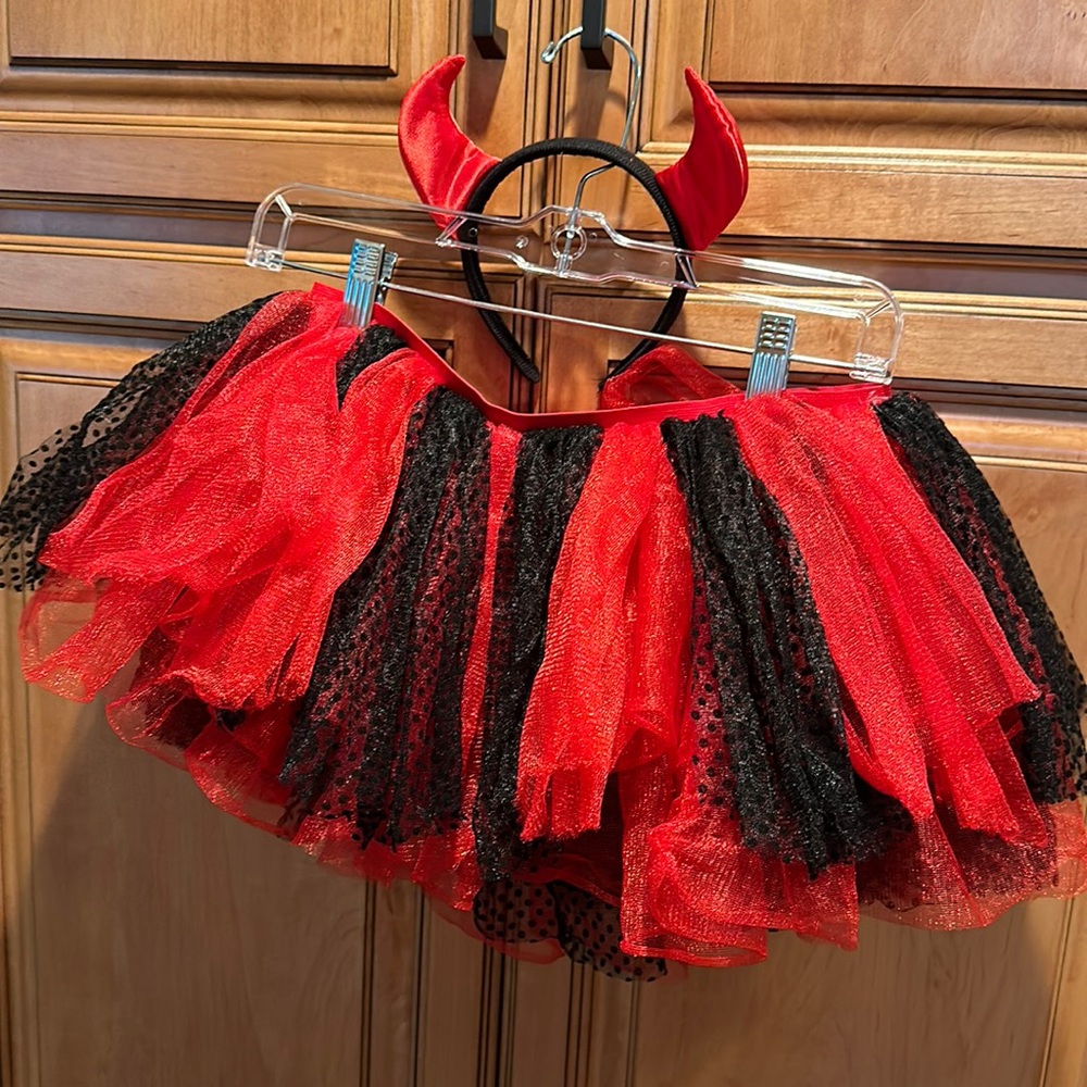 Devil Halloween tutu and horn headband.  Worn once.   Red & black.